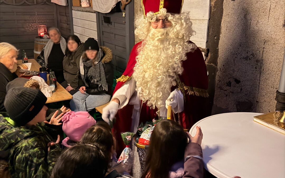 Nikolauswanderung der AWO Kruft/Kretz begeistert rund 30 Kinder